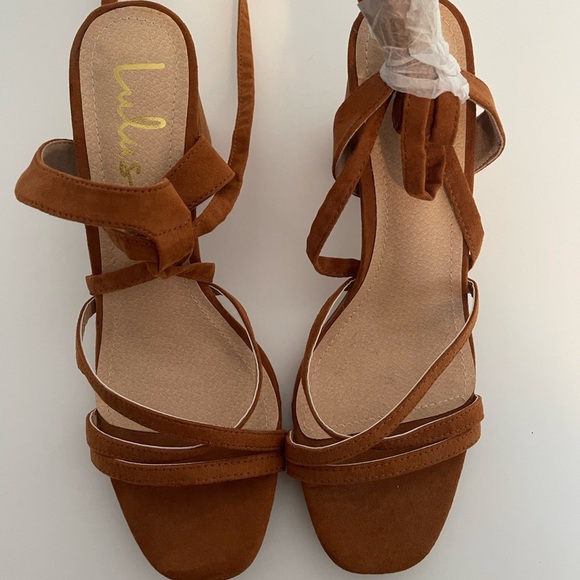 Lulu’s Ashton Suede Cognac Heels - Picture 2 of 6